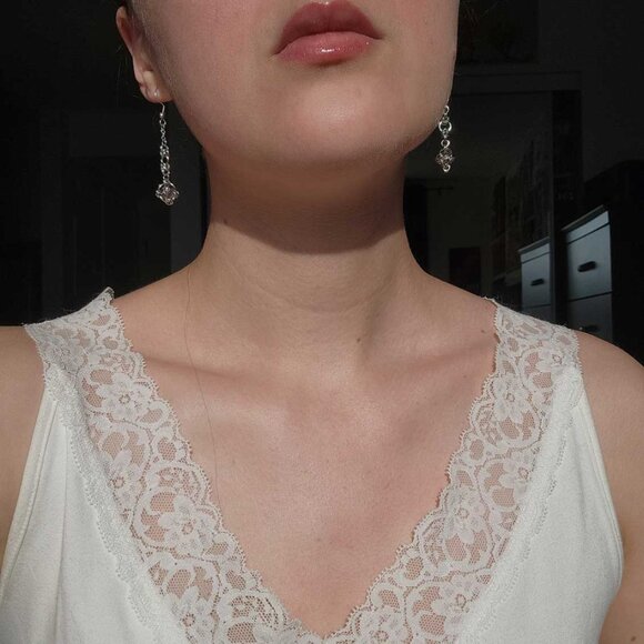 Vintage fairy long silver dangly chainmail earrings - Picture 3 of 6